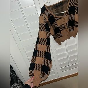 Women’s brown and black cute puff sleeve sweater